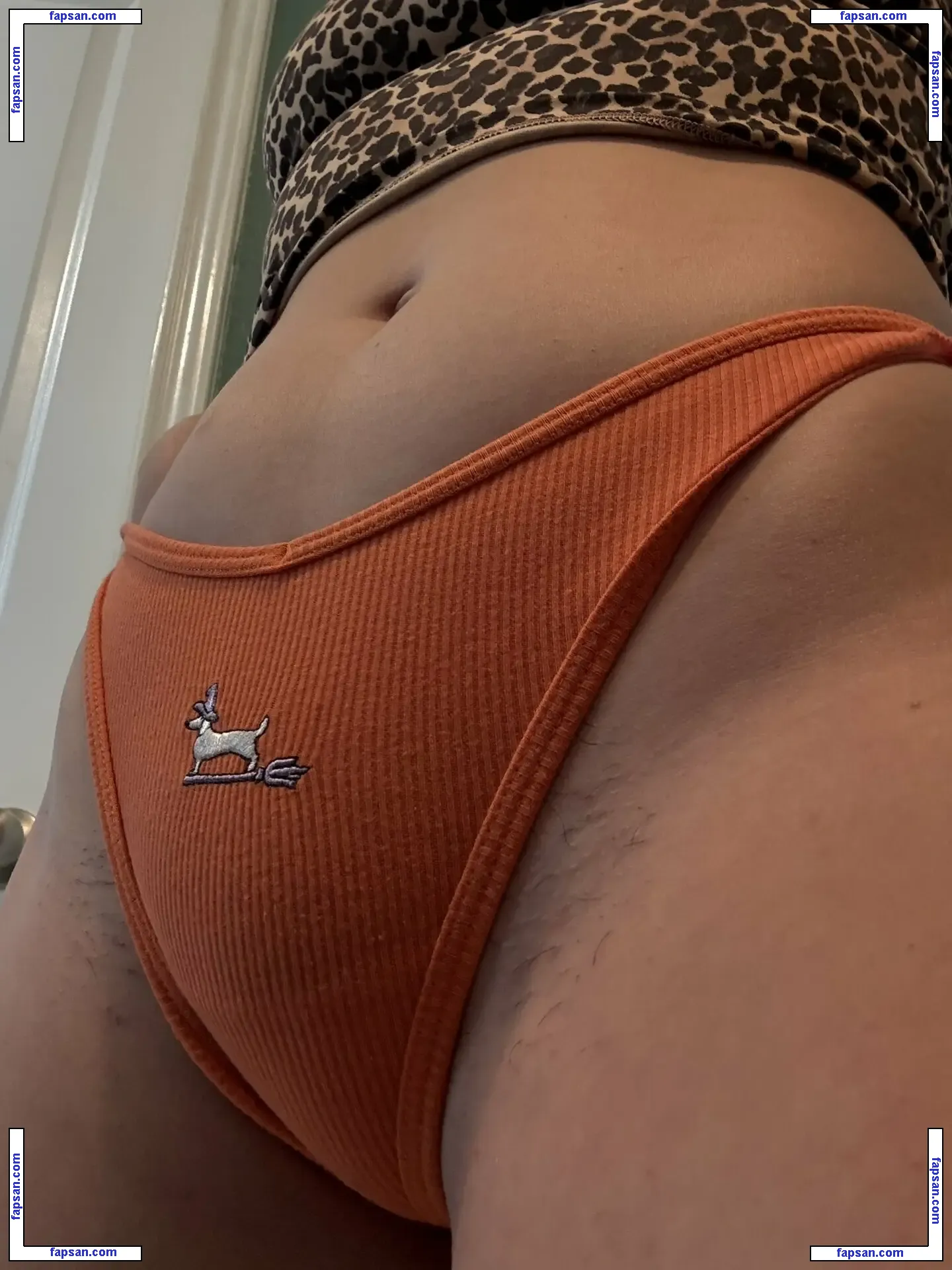 AraTheHotwife голая фото #0008 с Онлифанс