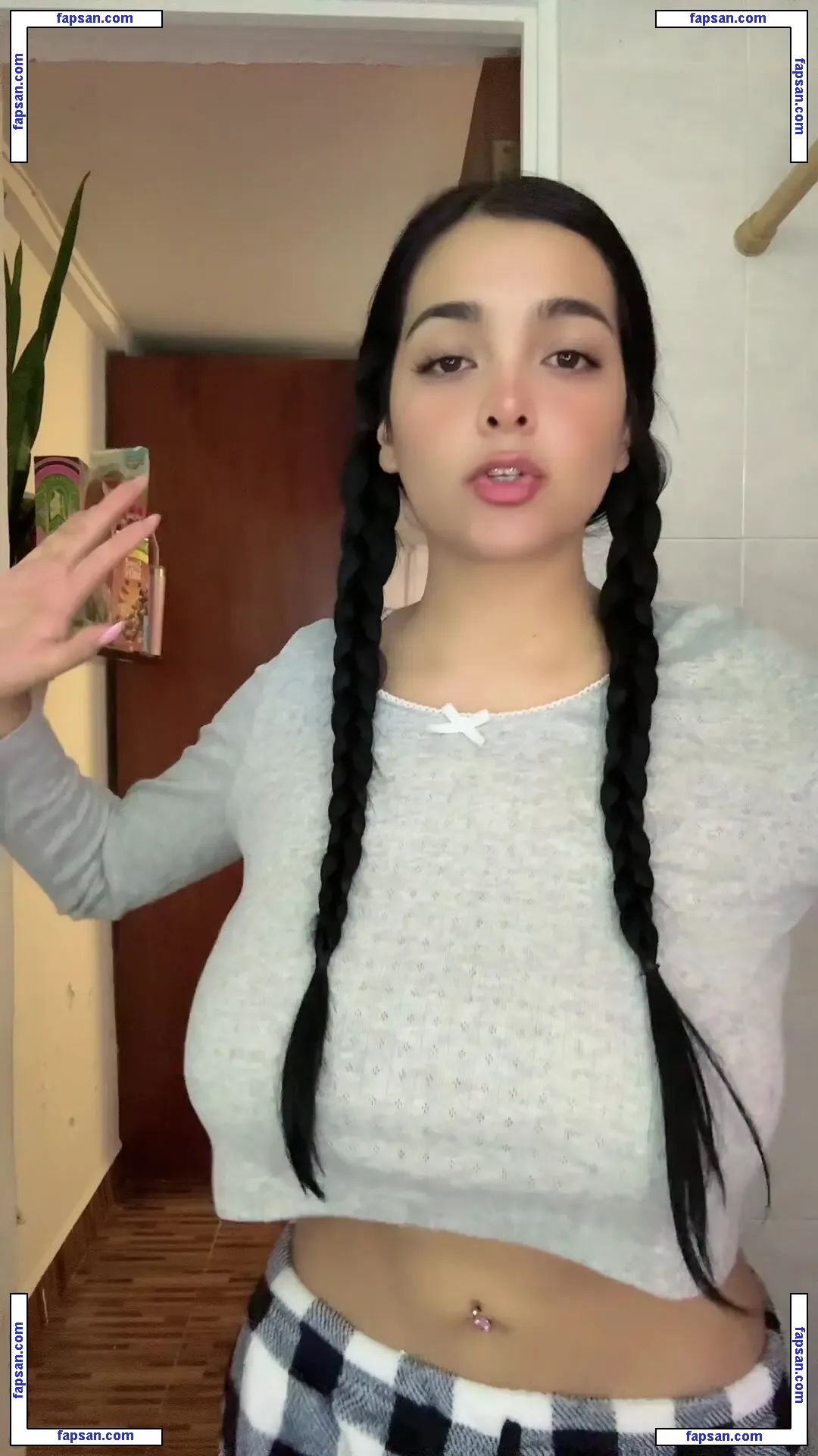 Areli Ferreiro nude photo #0002 from OnlyFans