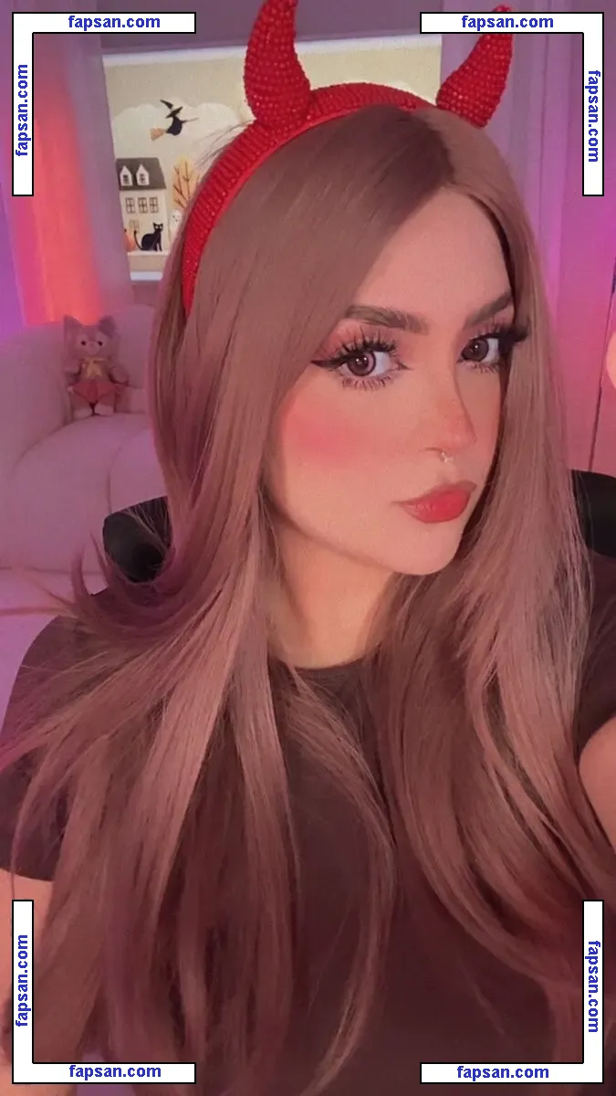 Ari Gameplays nude photo #0013 from OnlyFans