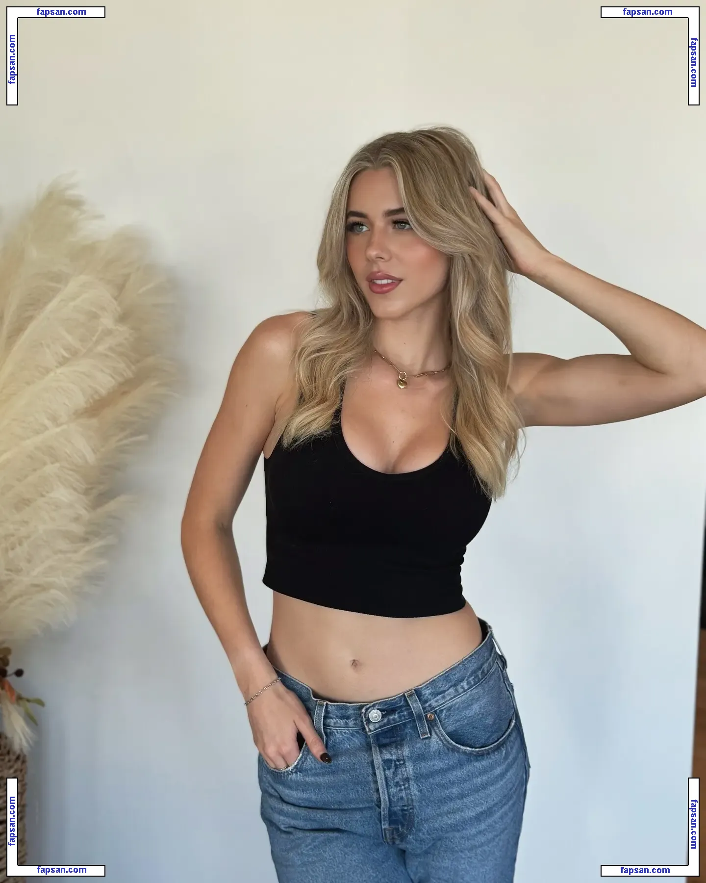 Ariana Donovan nude photo #0008 from OnlyFans