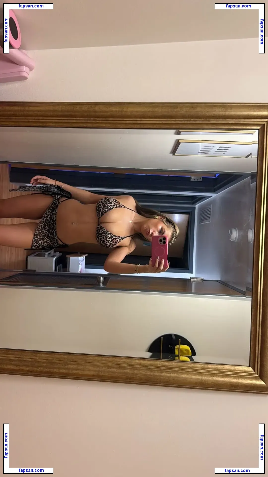 Ariana White голая фото #0162 с Онлифанс