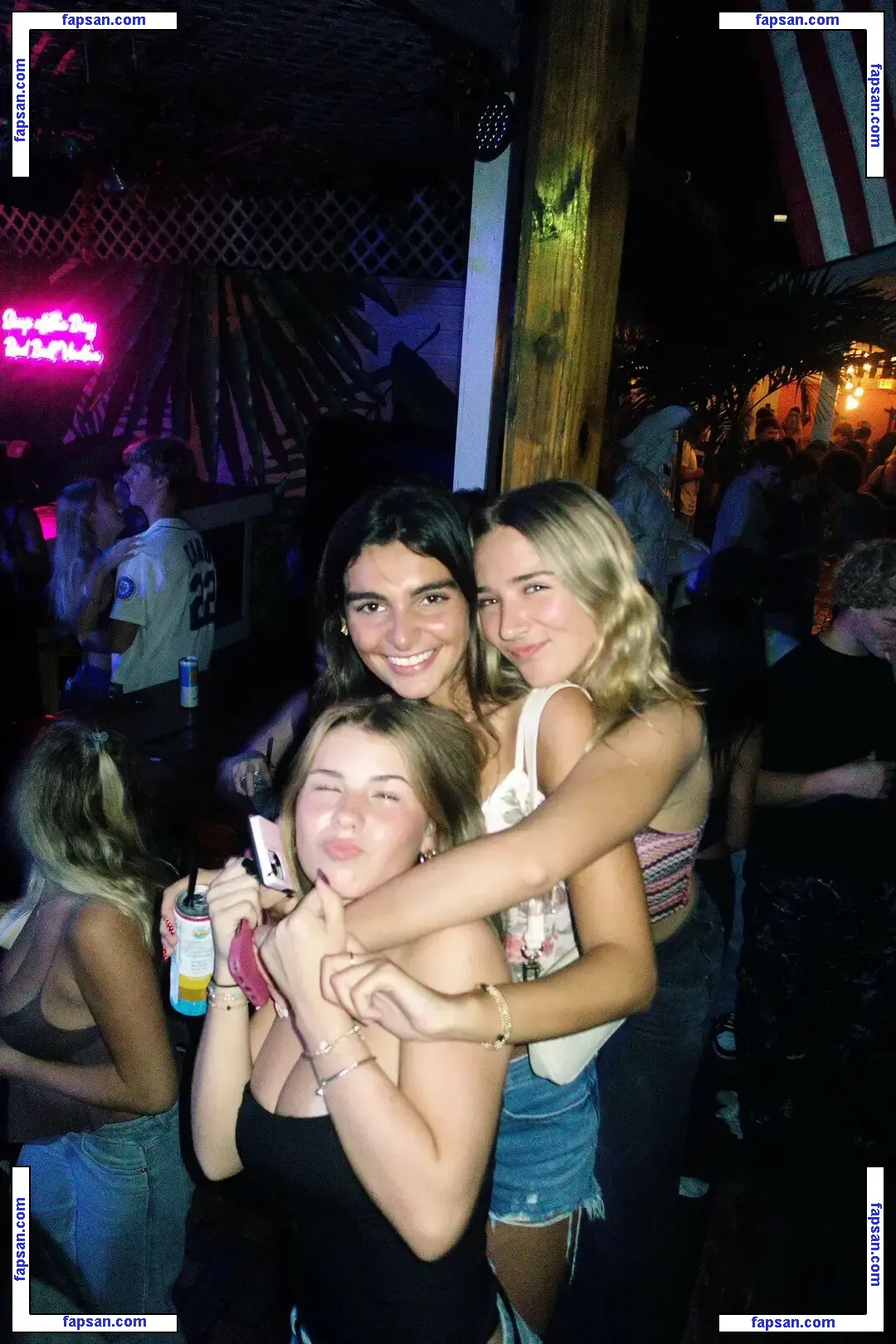 Ariana White голая фото #0172 с Онлифанс