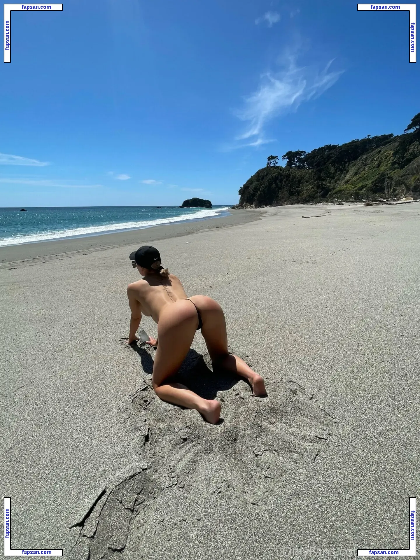 arianaus nude photo #0032 from OnlyFans