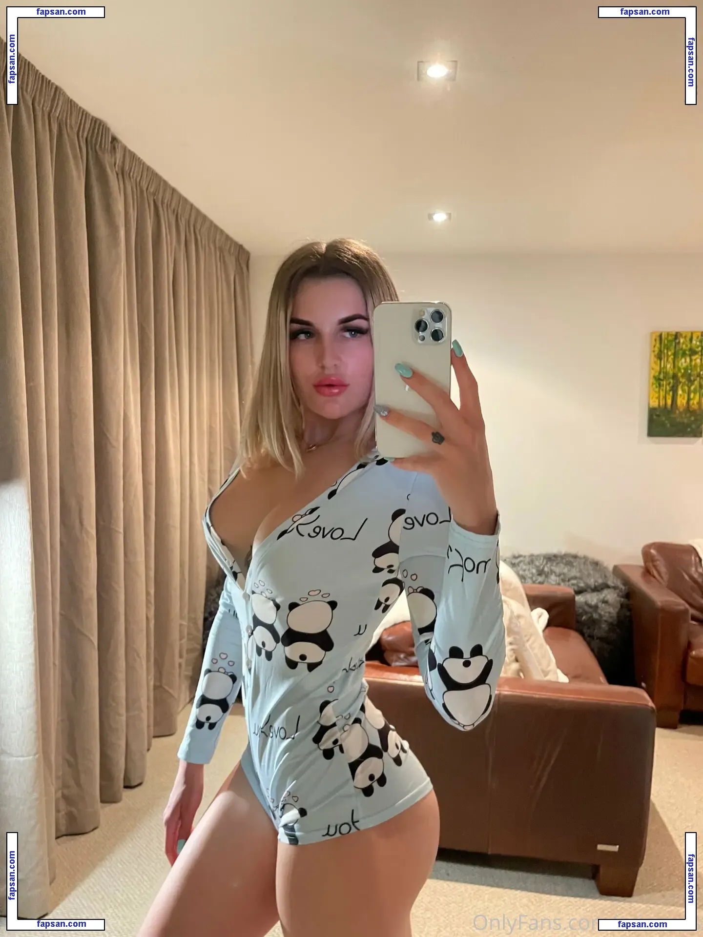 arianaus nude photo #0050 from OnlyFans