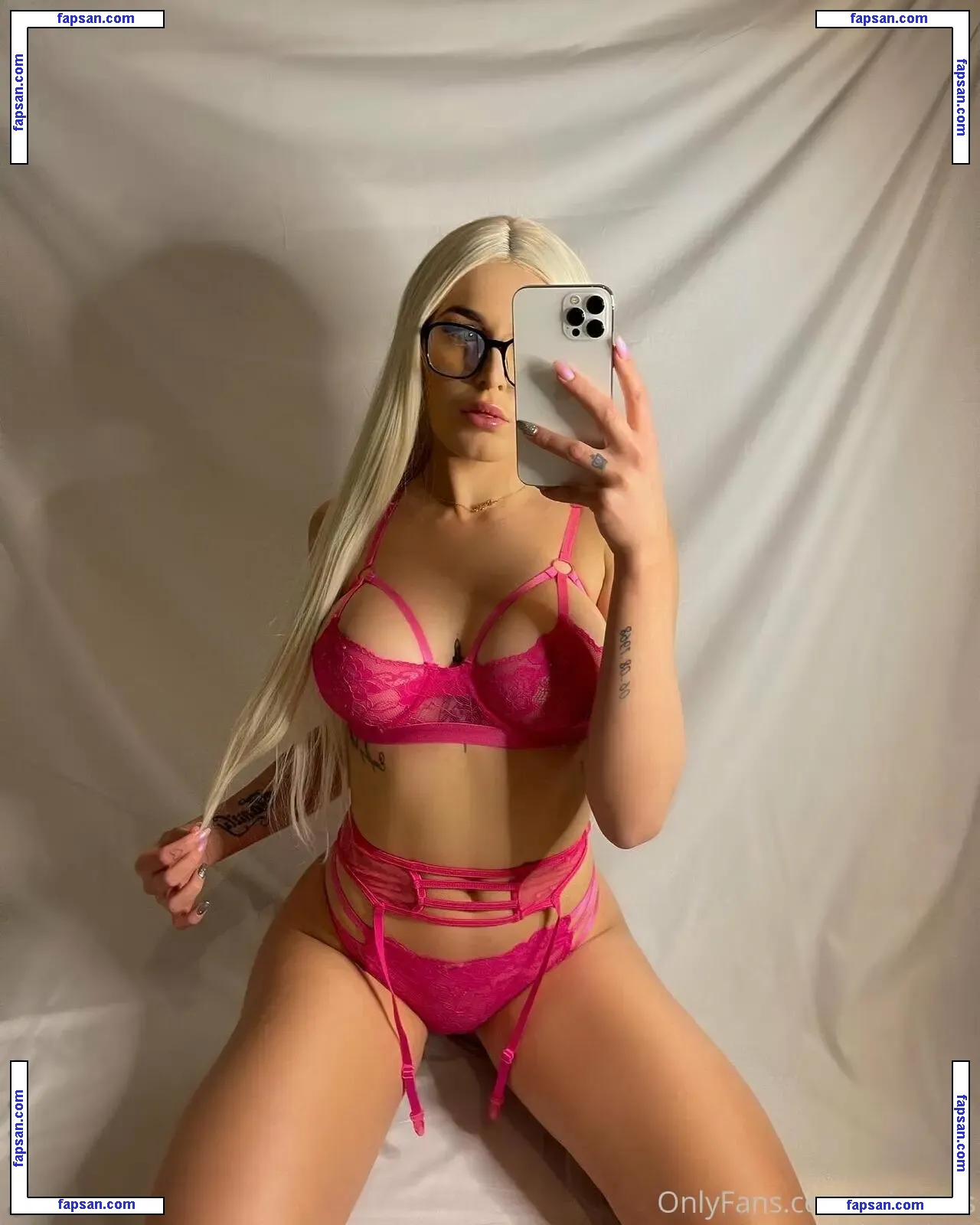 arianaus nude photo #0072 from OnlyFans