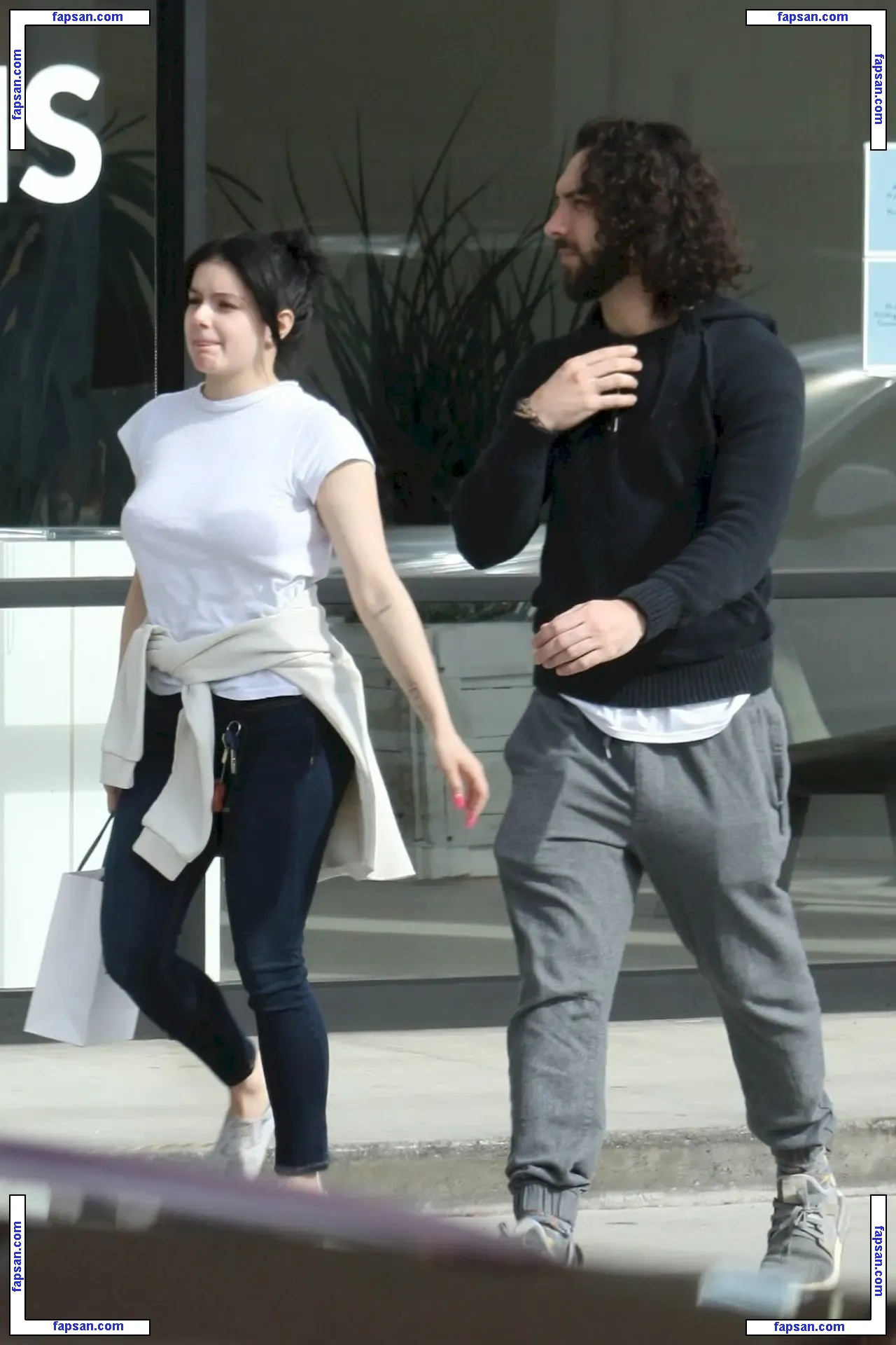 Ariel Winter nude photo #2967 from OnlyFans
