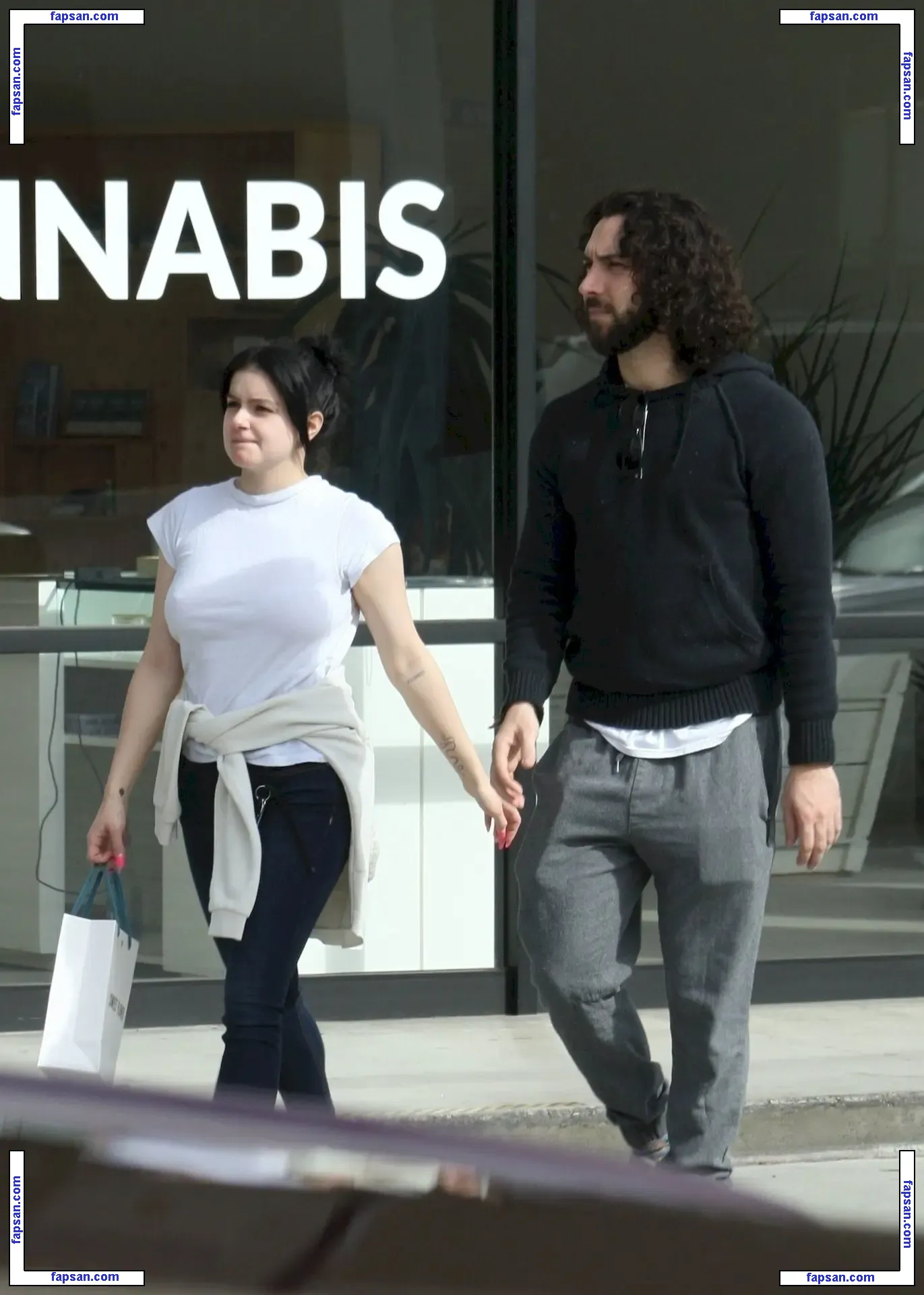 Ariel Winter nude photo #2969 from OnlyFans