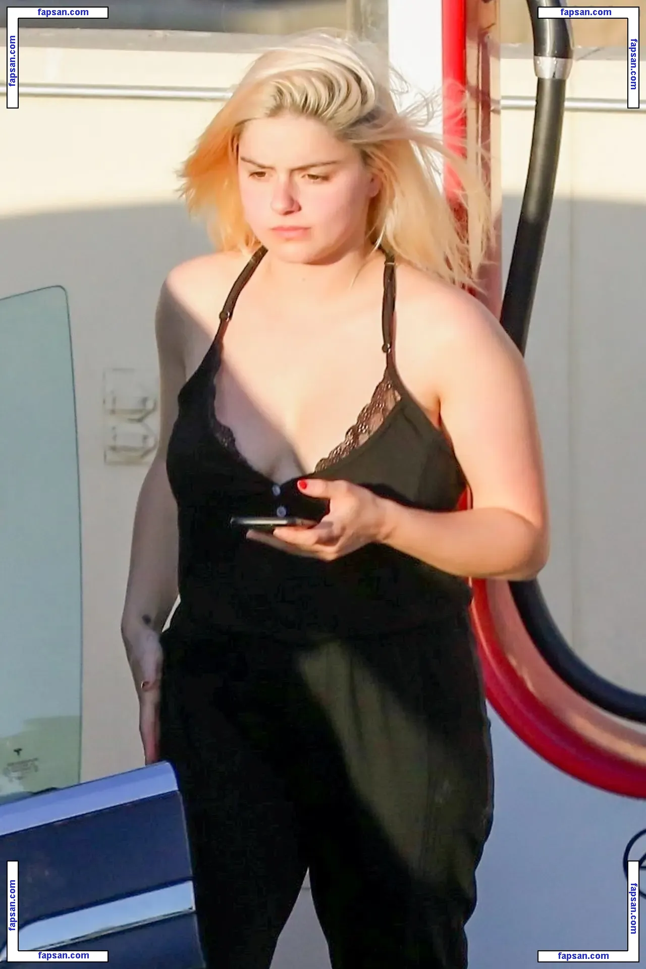 Ariel Winter nude photo #3416 from OnlyFans