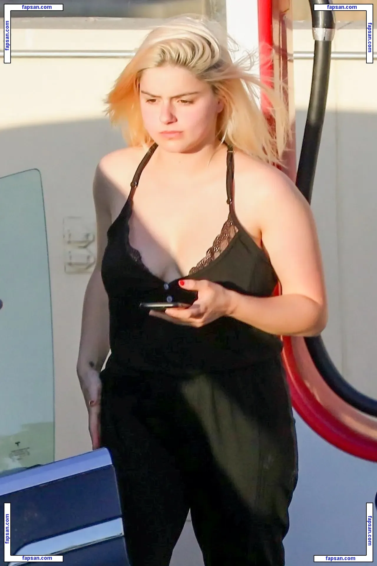 Ariel Winter nude photo #3419 from OnlyFans