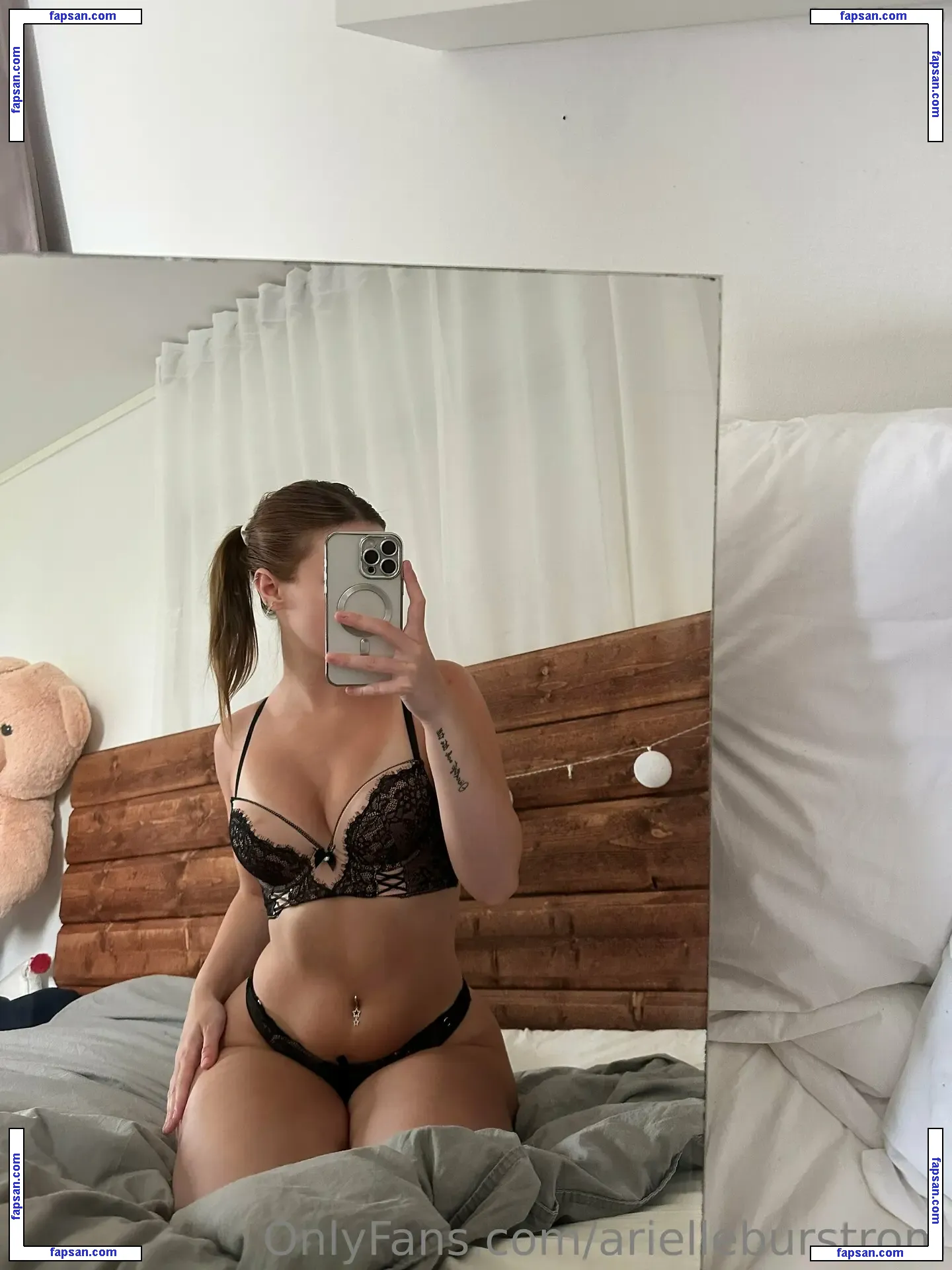 Arielle Burström nude photo #0002 from OnlyFans