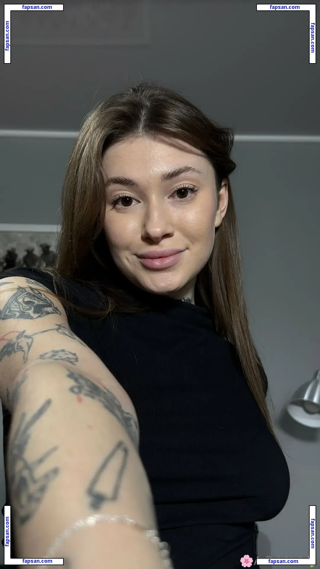 arina_stars nude photo #0005 from OnlyFans