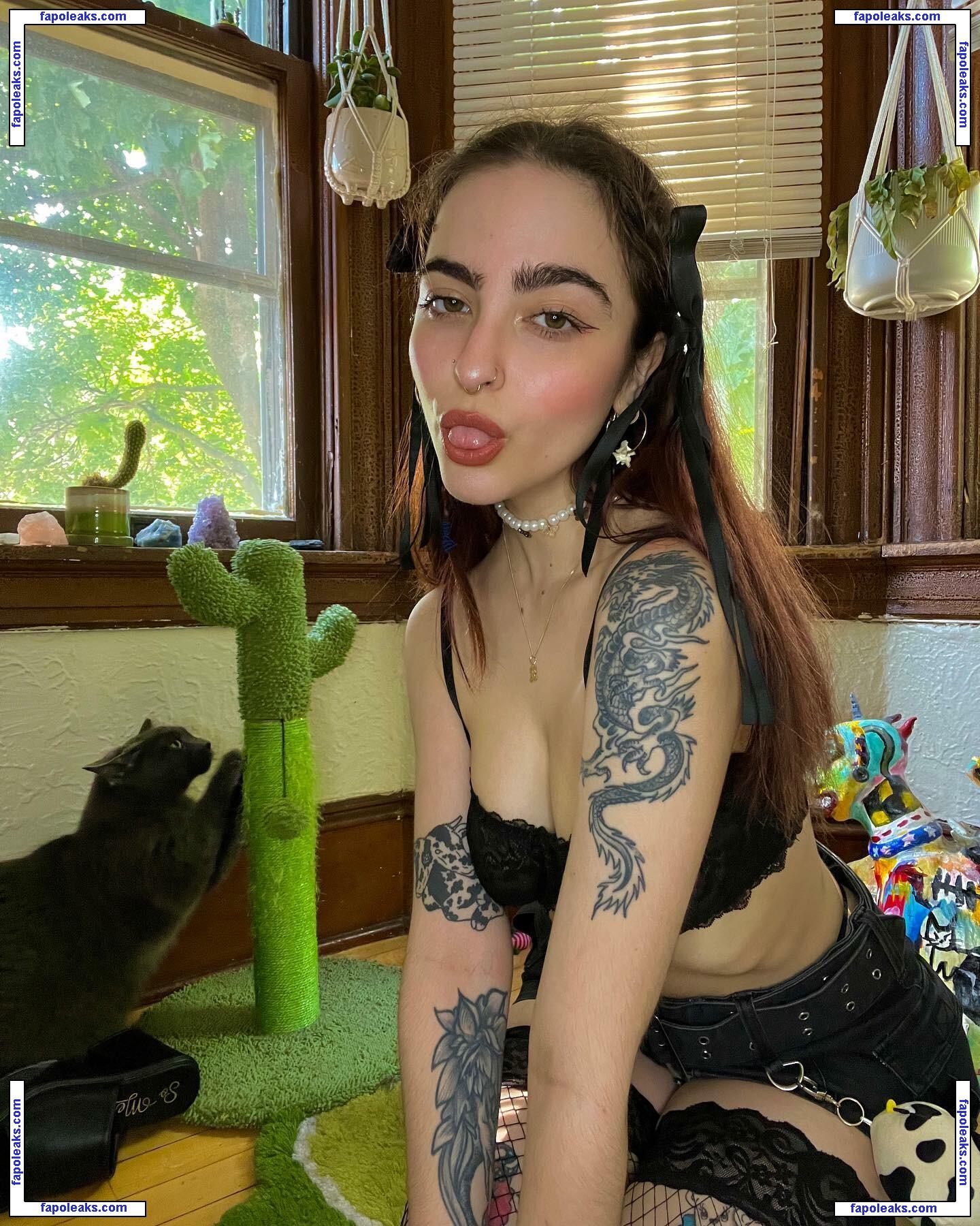 artbitch666 / huhlaynuh nude photo #0033 from OnlyFans