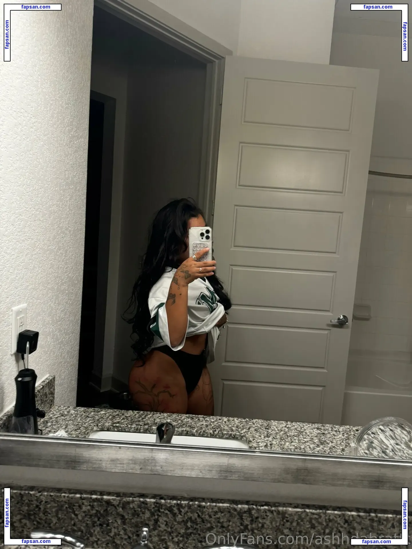 ashhdabrattt nude photo #0023 from OnlyFans