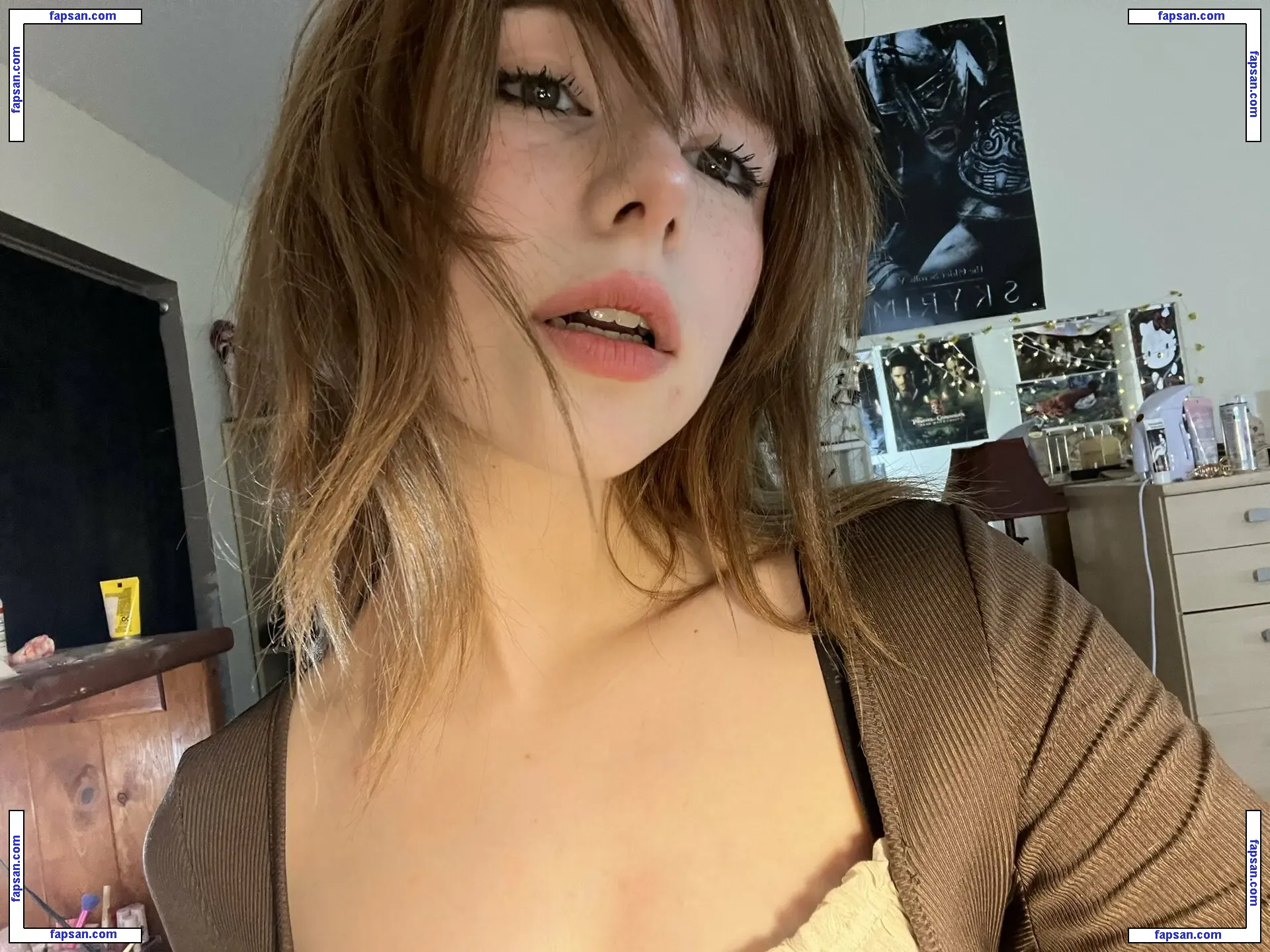 ashisbees nude photo #0020 from OnlyFans