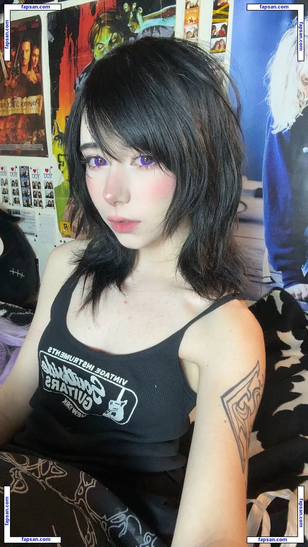 ashisbees nude photo #0054 from OnlyFans