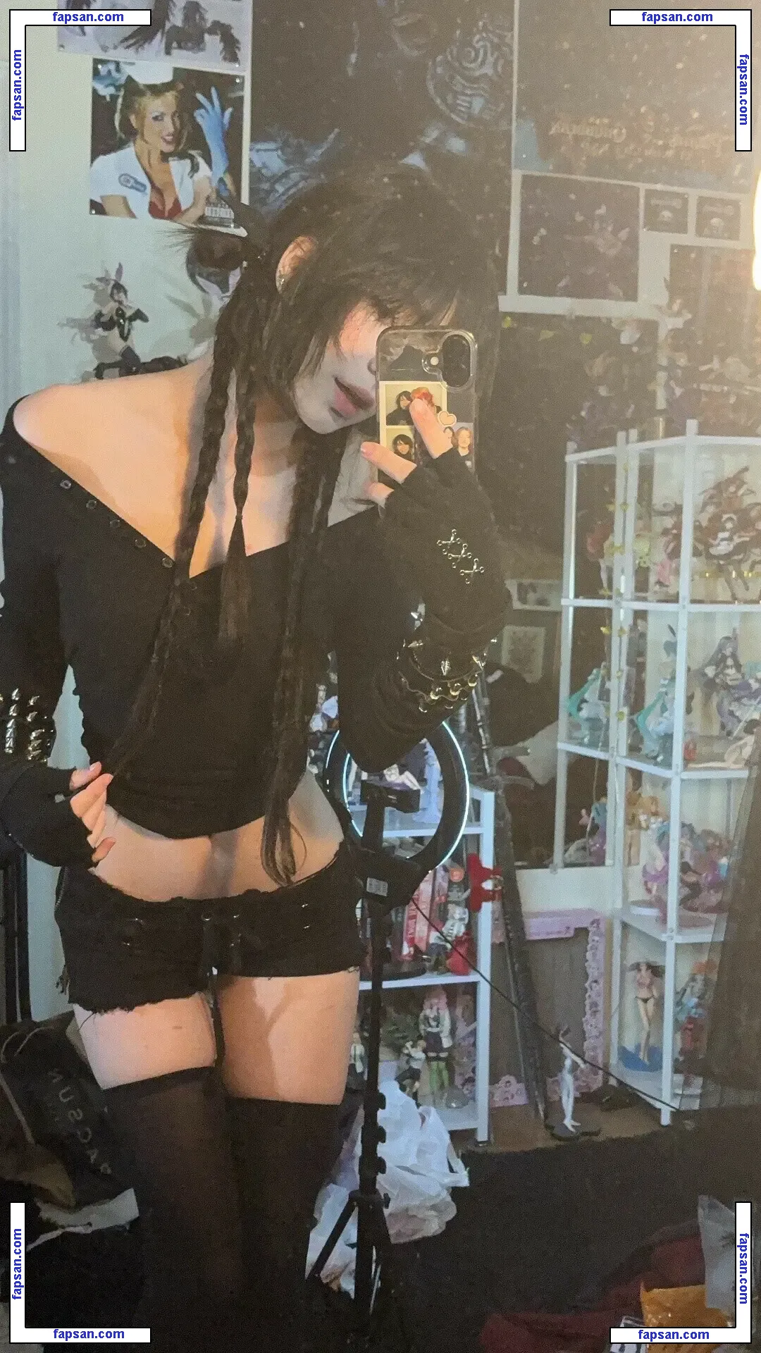 ashisbees nude photo #0062 from OnlyFans