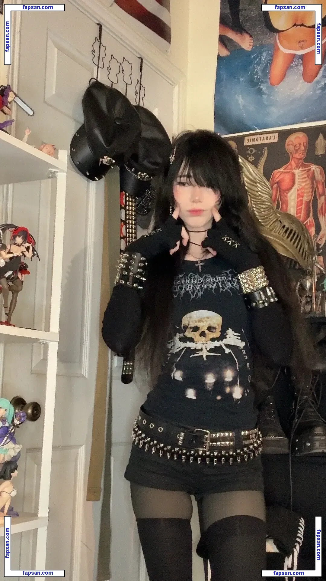 ashisbees nude photo #0066 from OnlyFans