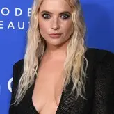 Ashley Benson nude #1598