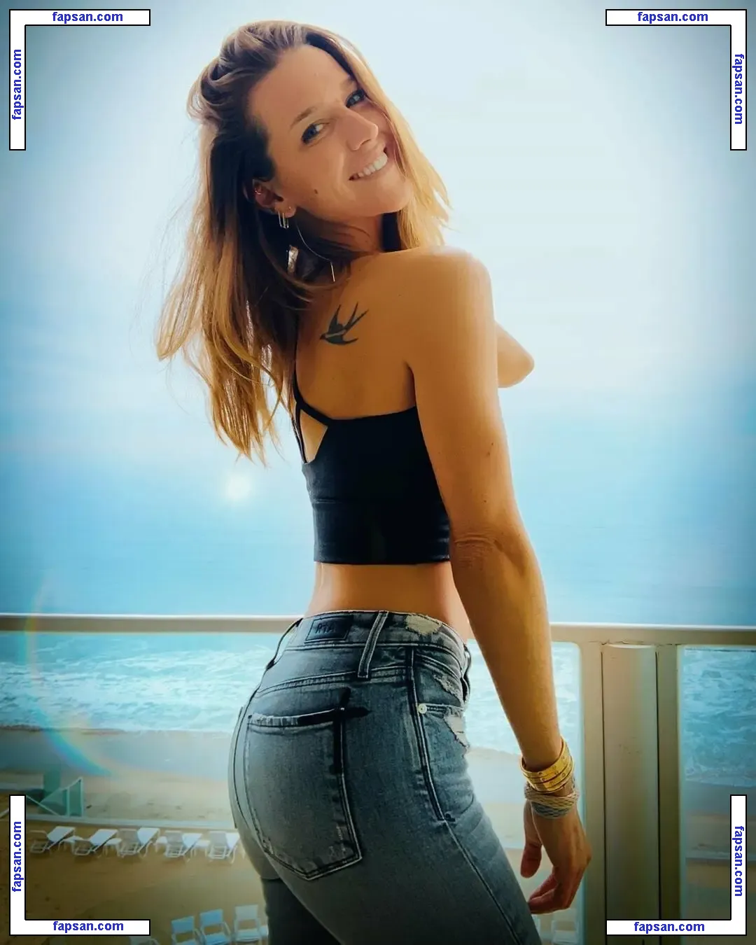 Ashley Hark голая фото #0018 с Онлифанс