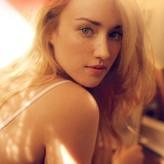 Ashley Johnson голая #0004