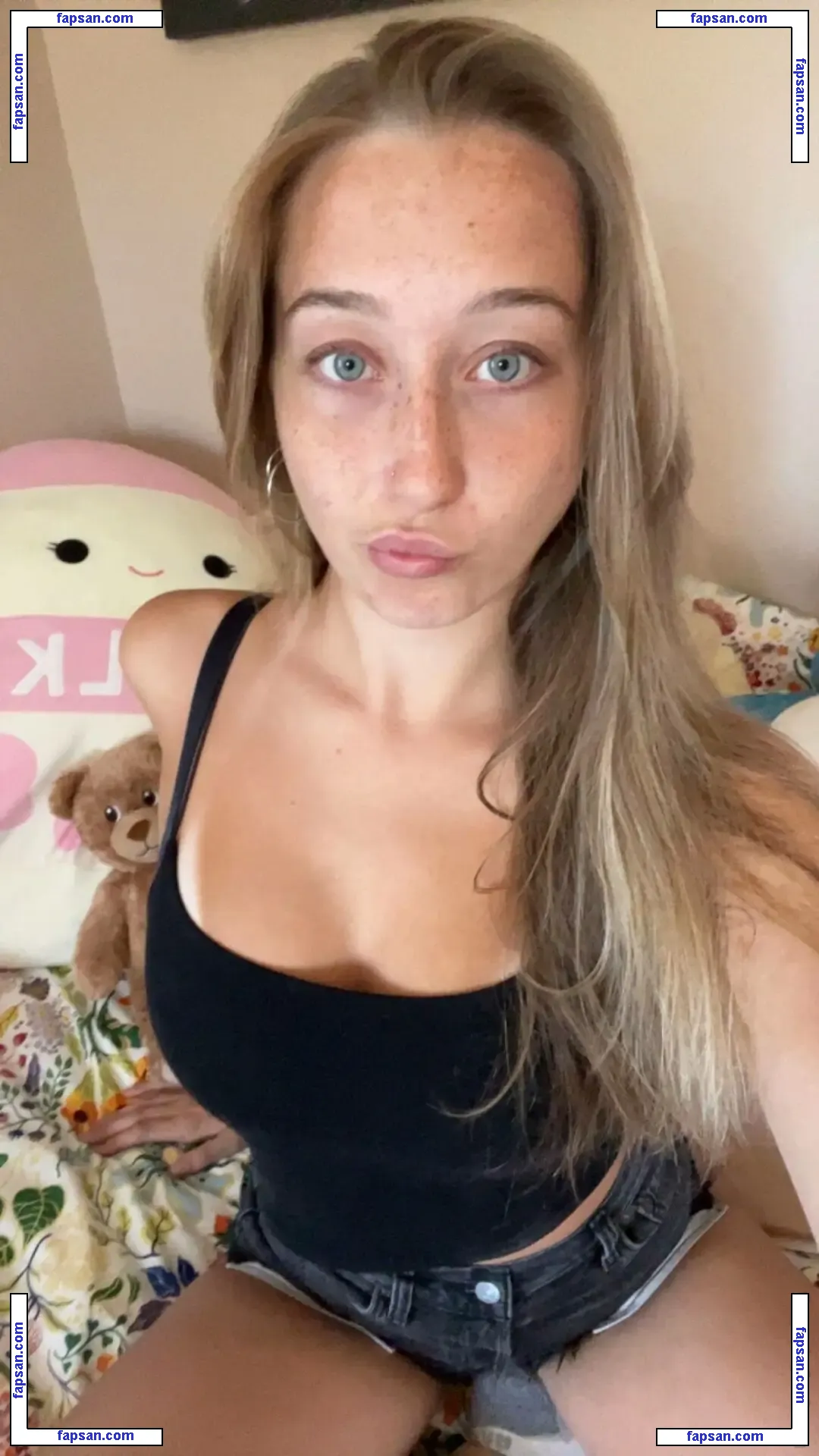 ashley.p9 nude photo #0021 from OnlyFans