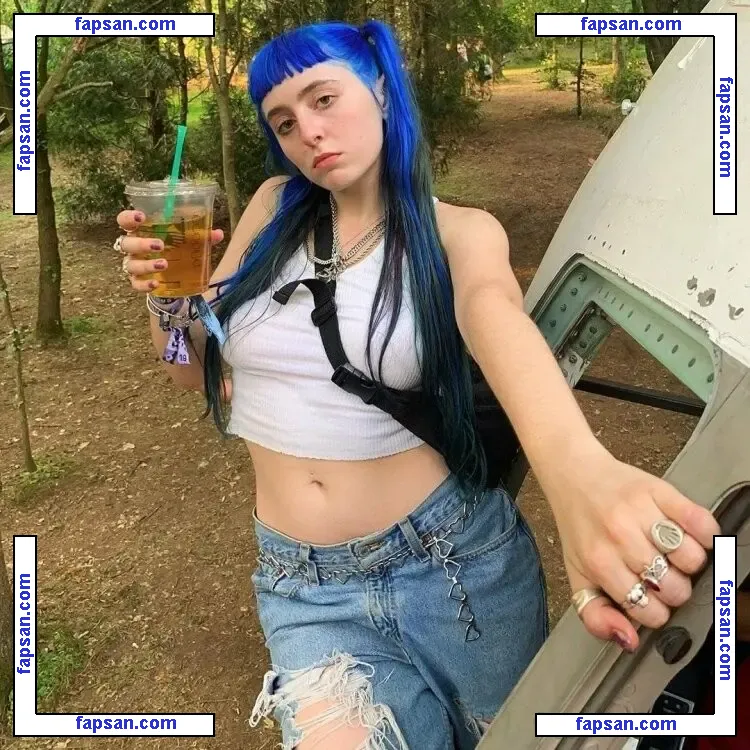Ashnikko nude photo #0141 from OnlyFans