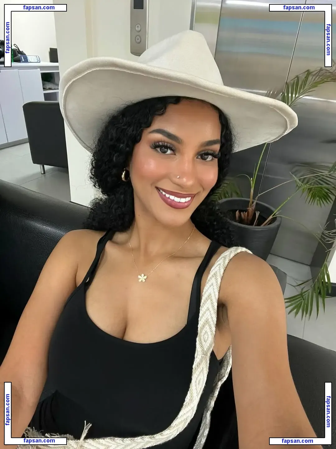 Ashrmx голая фото #0001 с Онлифанс