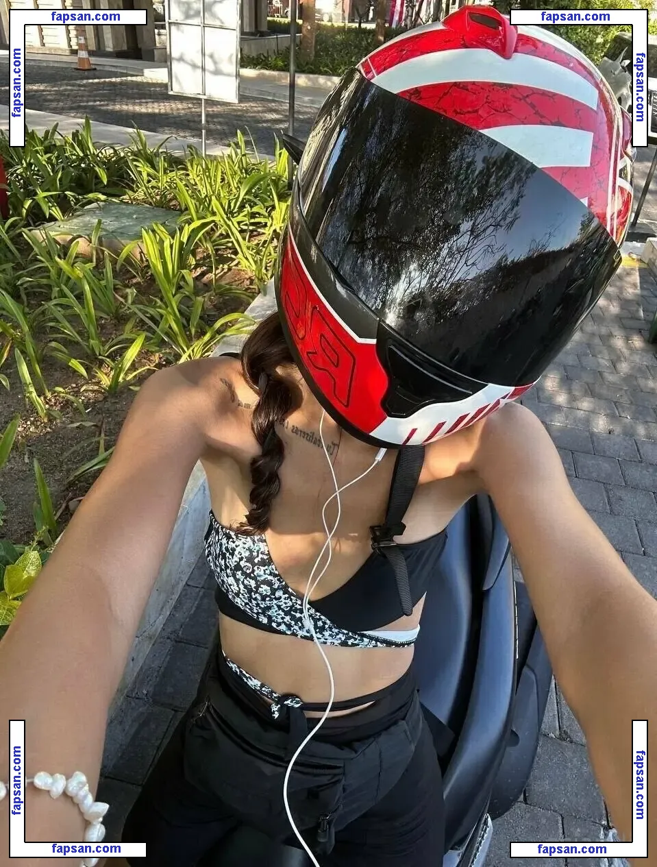asian_lili nude photo #0023 from OnlyFans