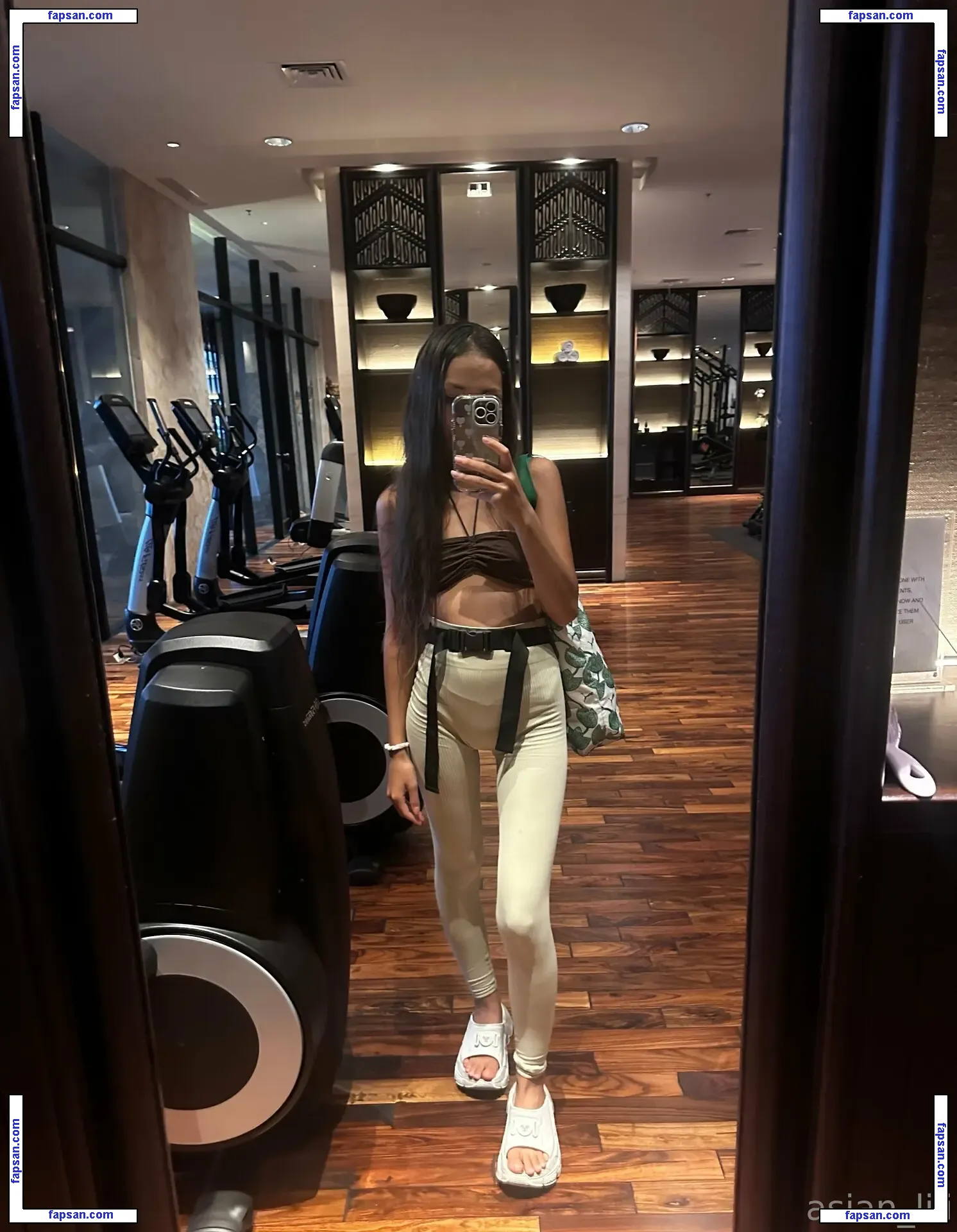 asian_lili nude photo #0028 from OnlyFans