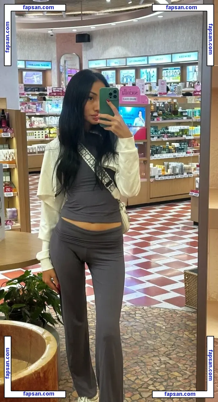asian_lili nude photo #0046 from OnlyFans
