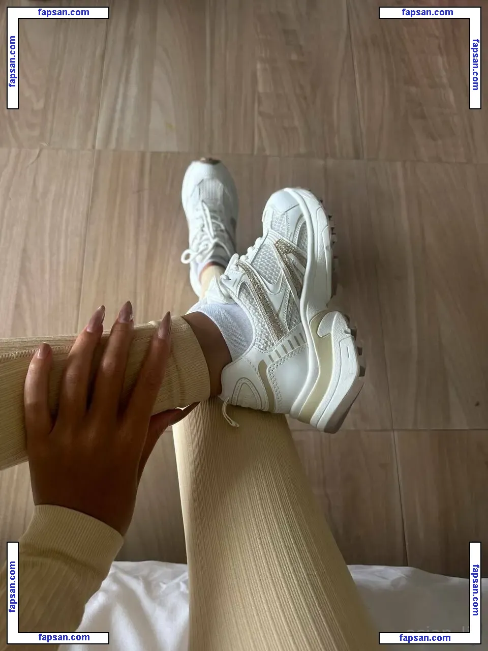 asian_lili nude photo #0053 from OnlyFans