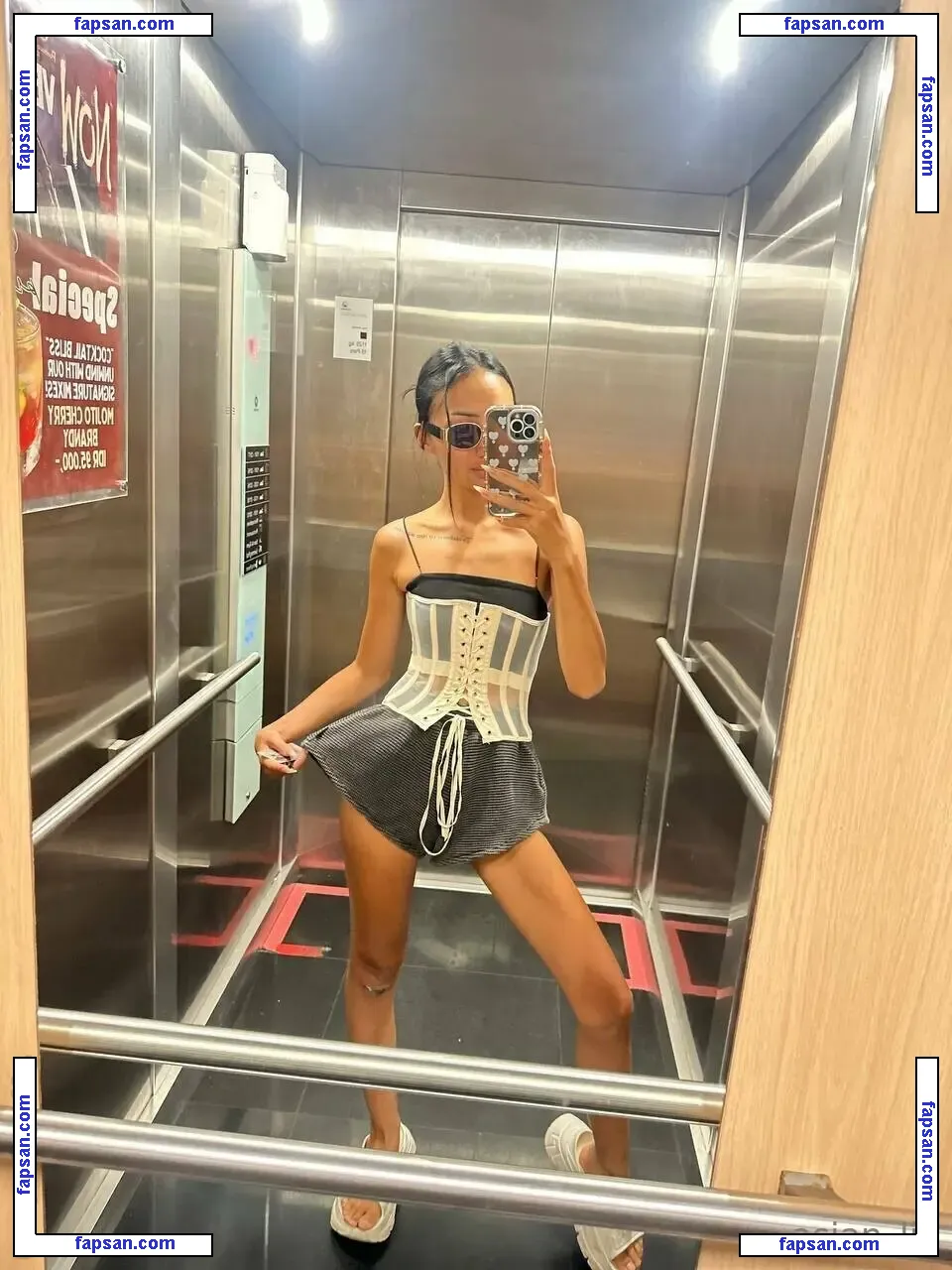 asian_lili nude photo #0066 from OnlyFans