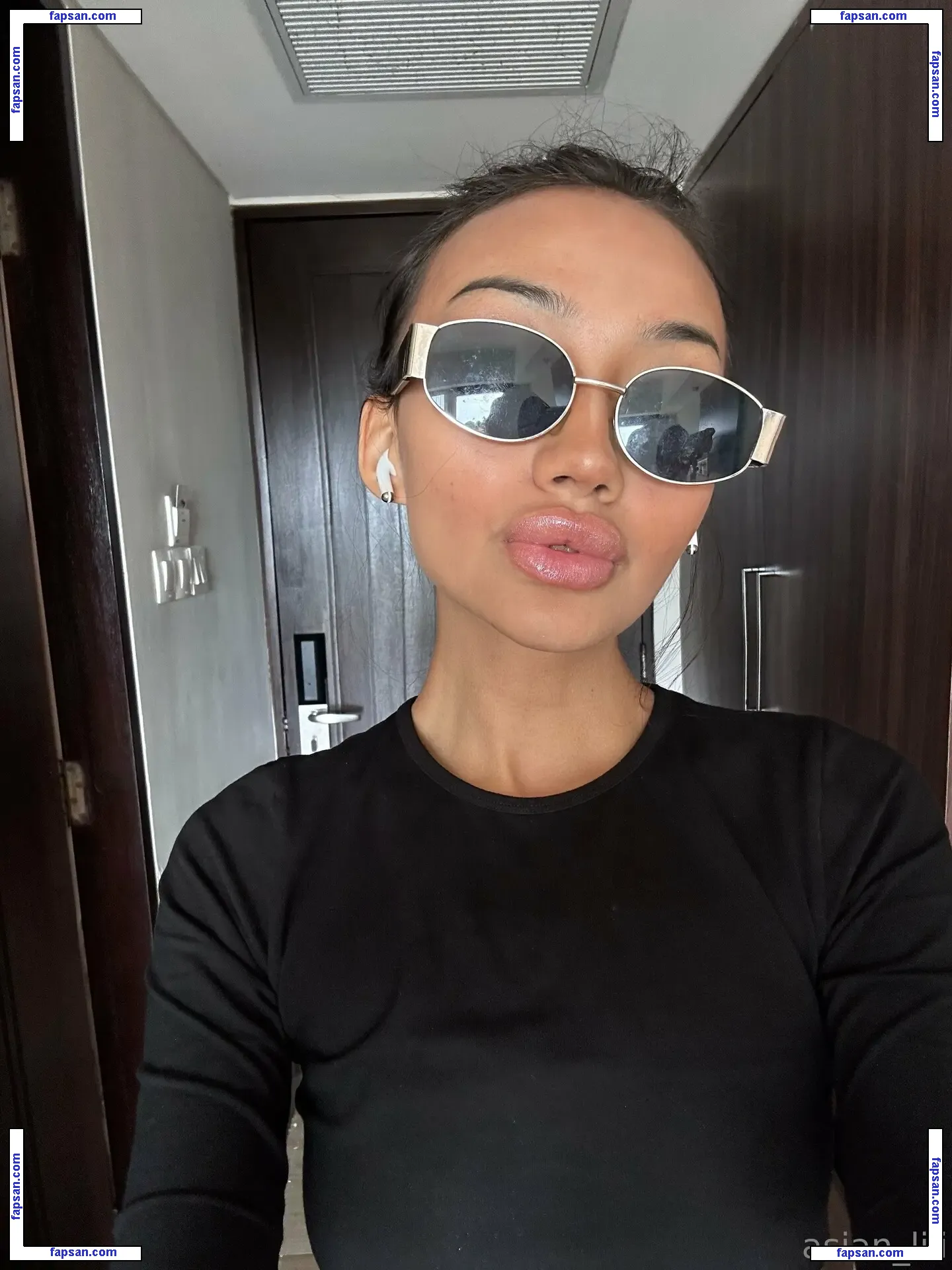 asian_lili nude photo #0069 from OnlyFans