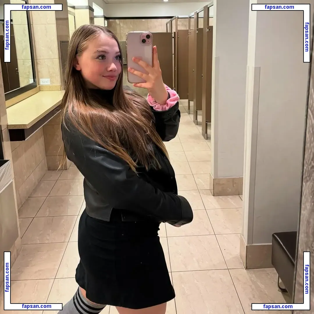 ASMR Lia nude photo #0005 from OnlyFans