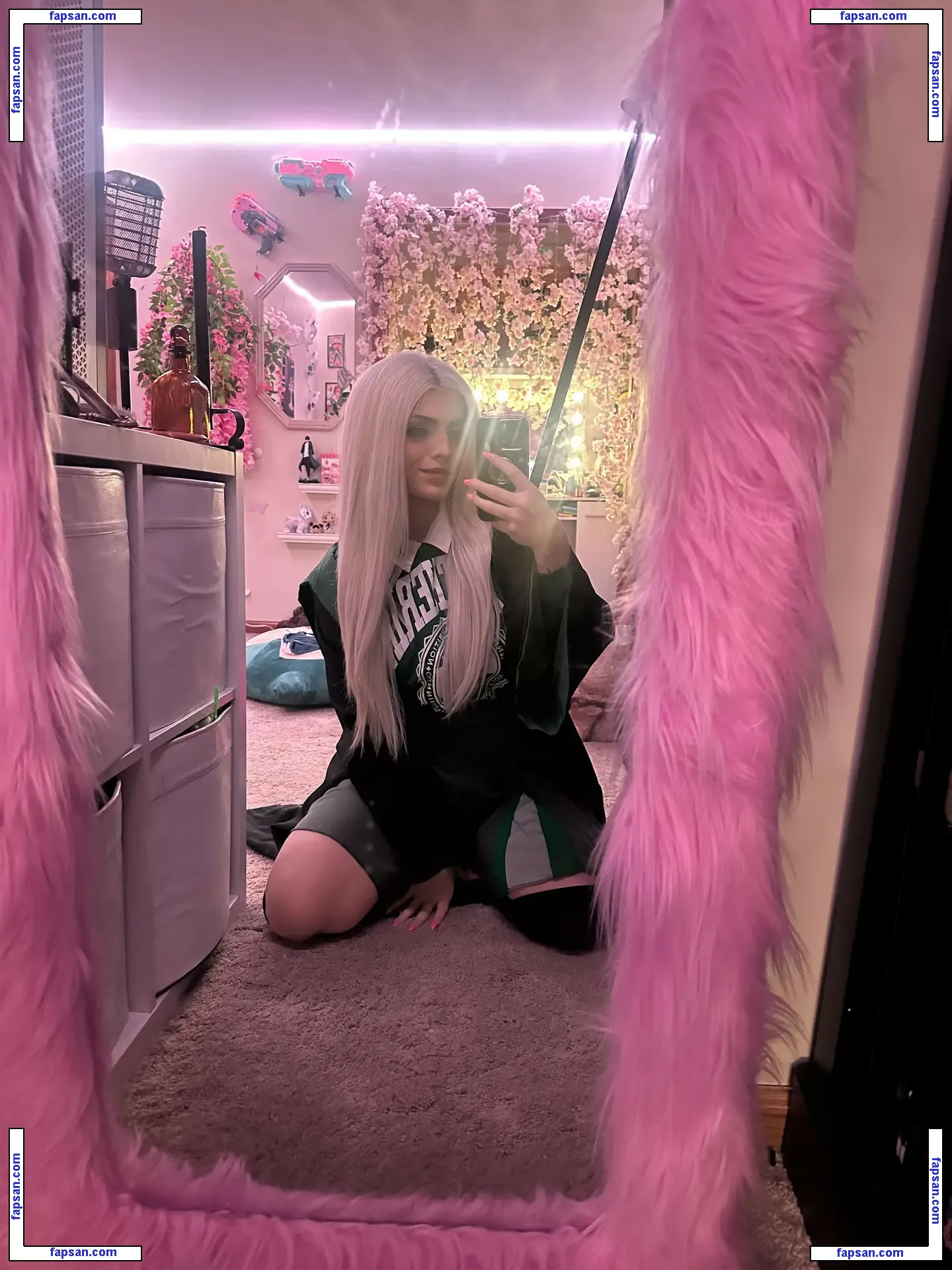 ASMR Shanny голая фото #0077 с Онлифанс