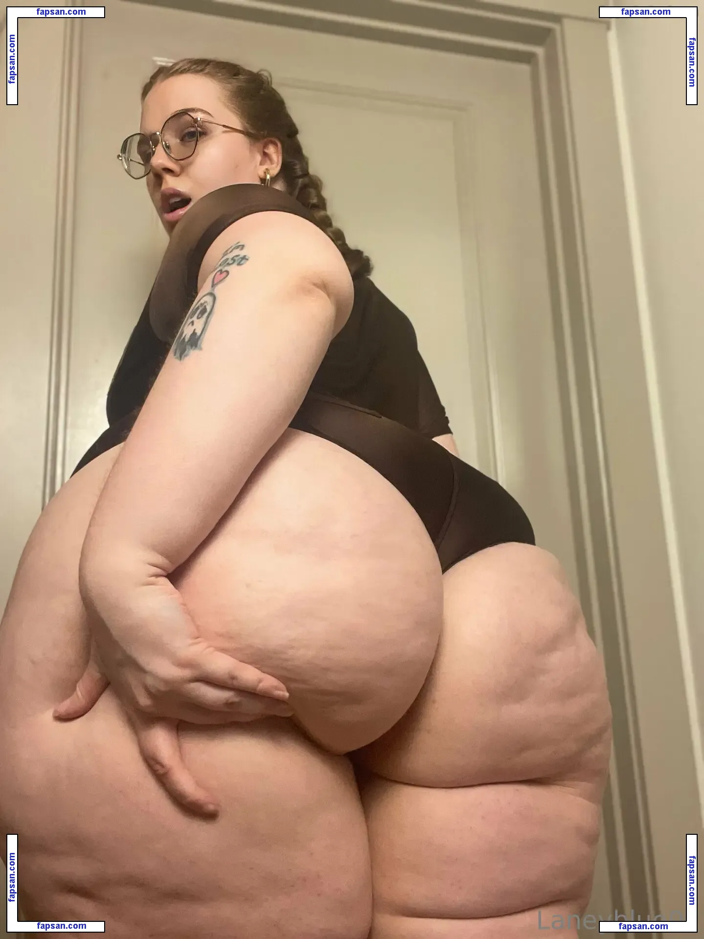 ASSZILLA nude photo #0008 from OnlyFans