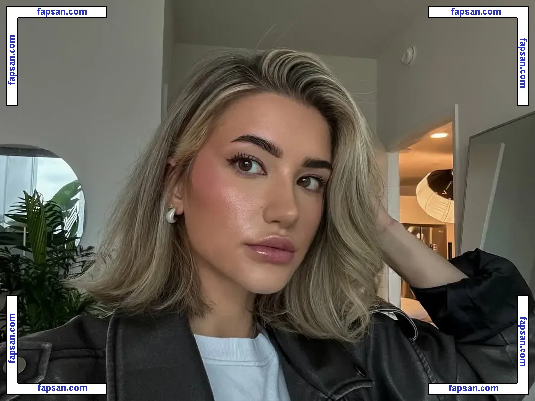 AstaBush nude photo #0008 from OnlyFans