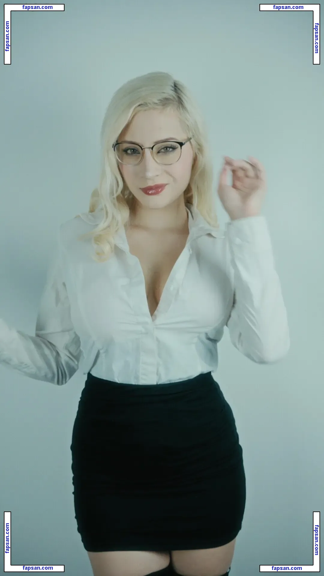 Athena Cosplay nude photo #0214 from OnlyFans