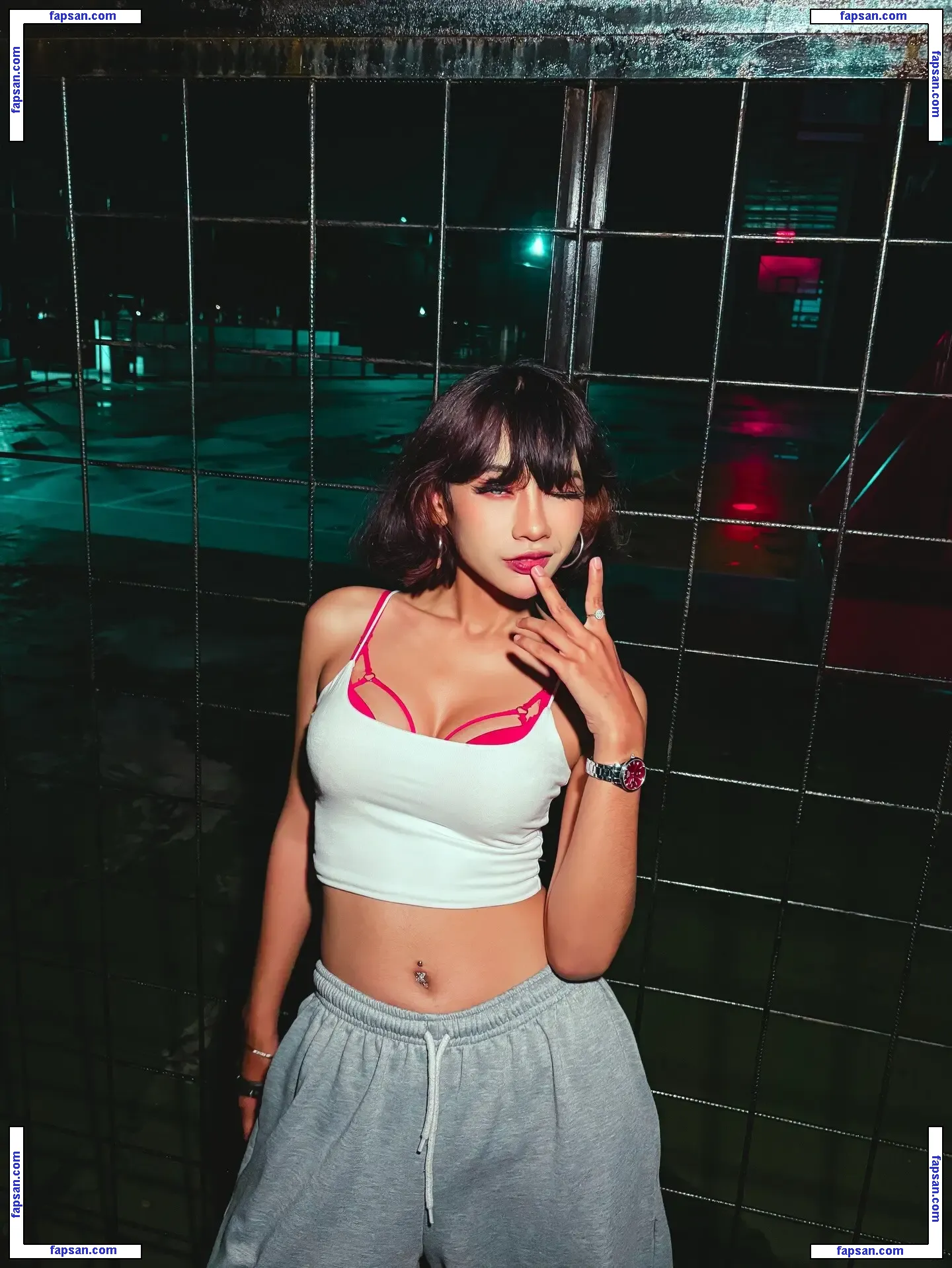 Atiqaaarn nude photo #0026 from OnlyFans