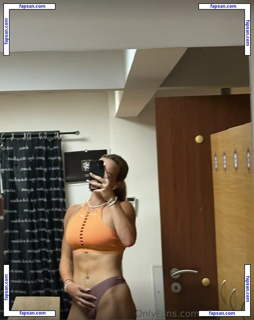 AtletkaViki nude photo #0023 from OnlyFans