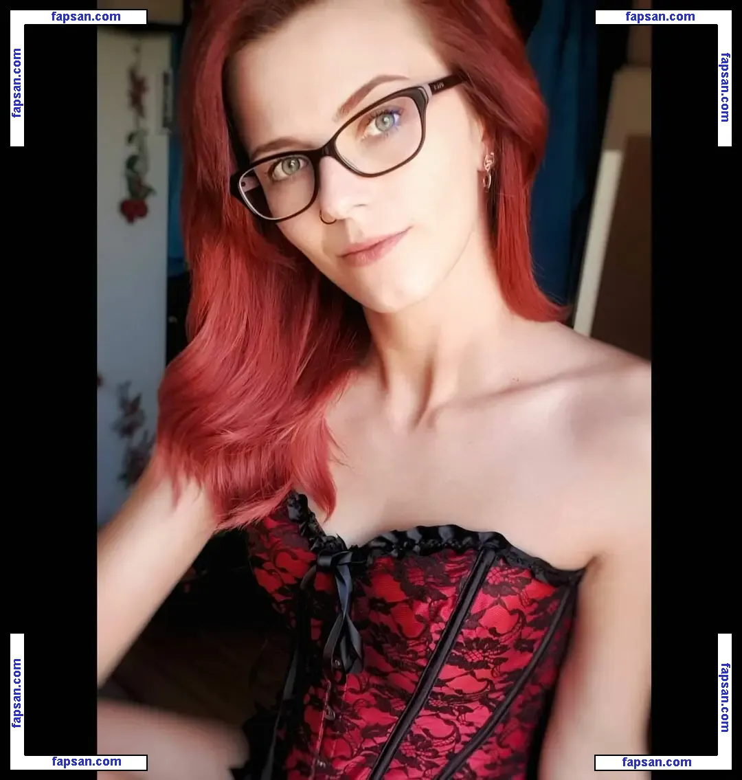 aurora_t nude photo #0002 from OnlyFans