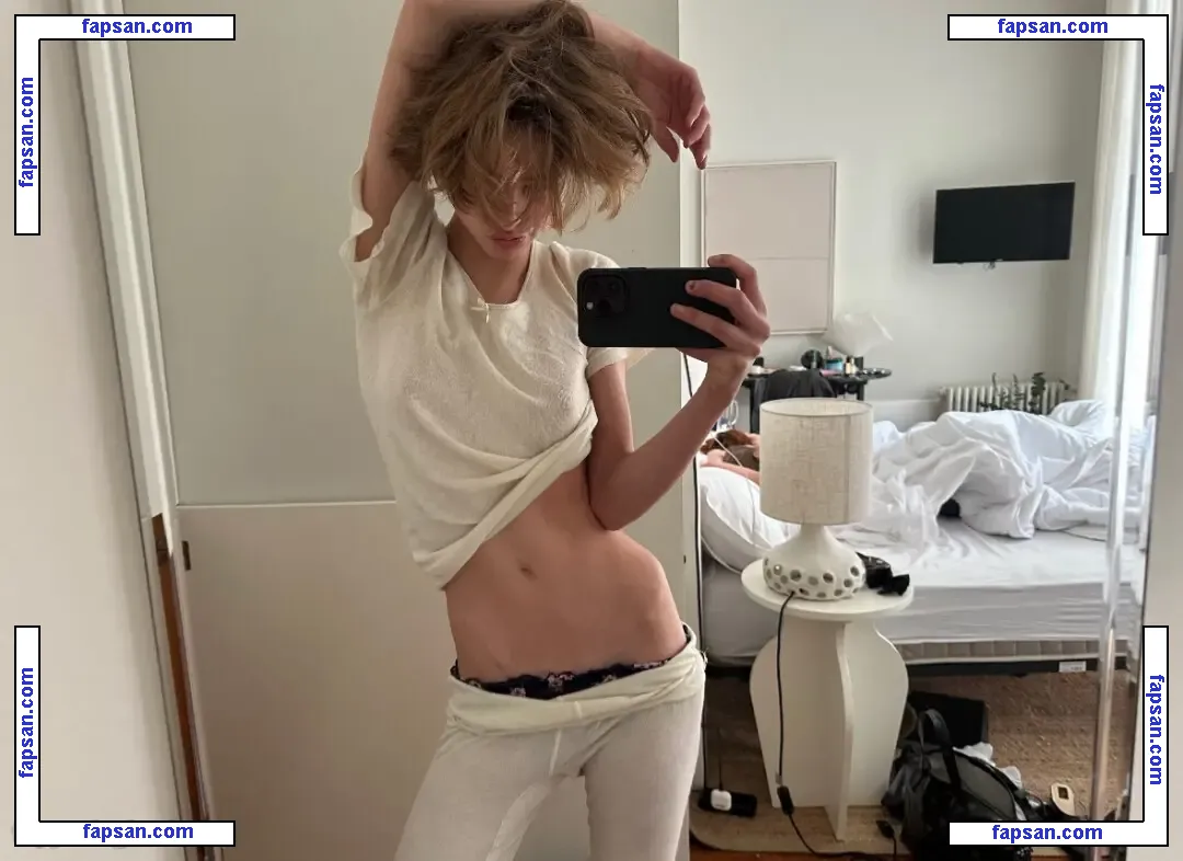 Ava Kalitowski nude photo #0003 from OnlyFans