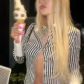 Ava Max голая #1089