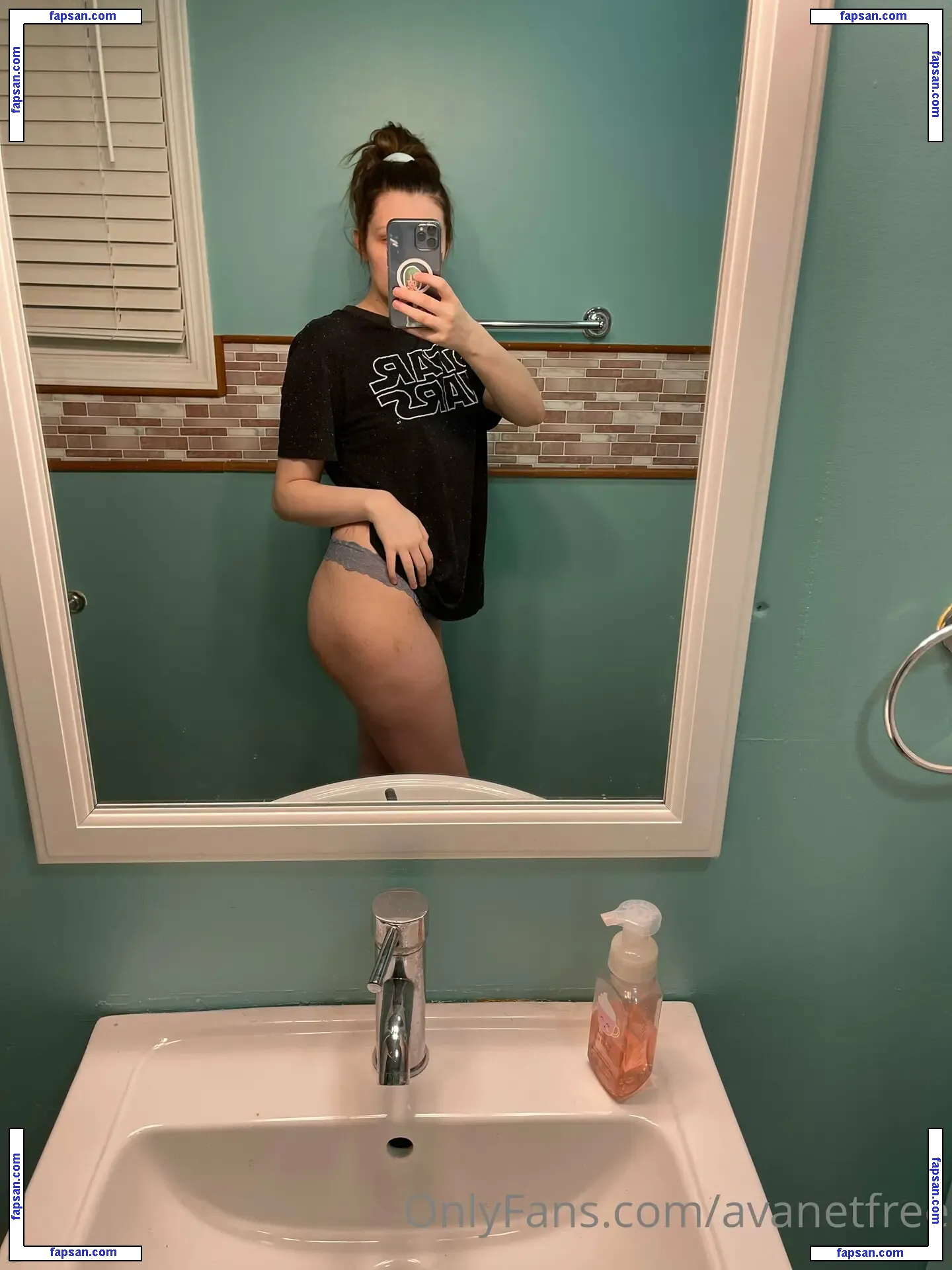 avanetfree nude photo #0031 from OnlyFans