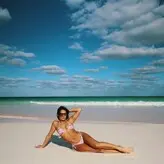 Avani Gregg голая #0343