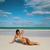 Avani Gregg голая #0345