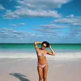 Avani Gregg голая #0347