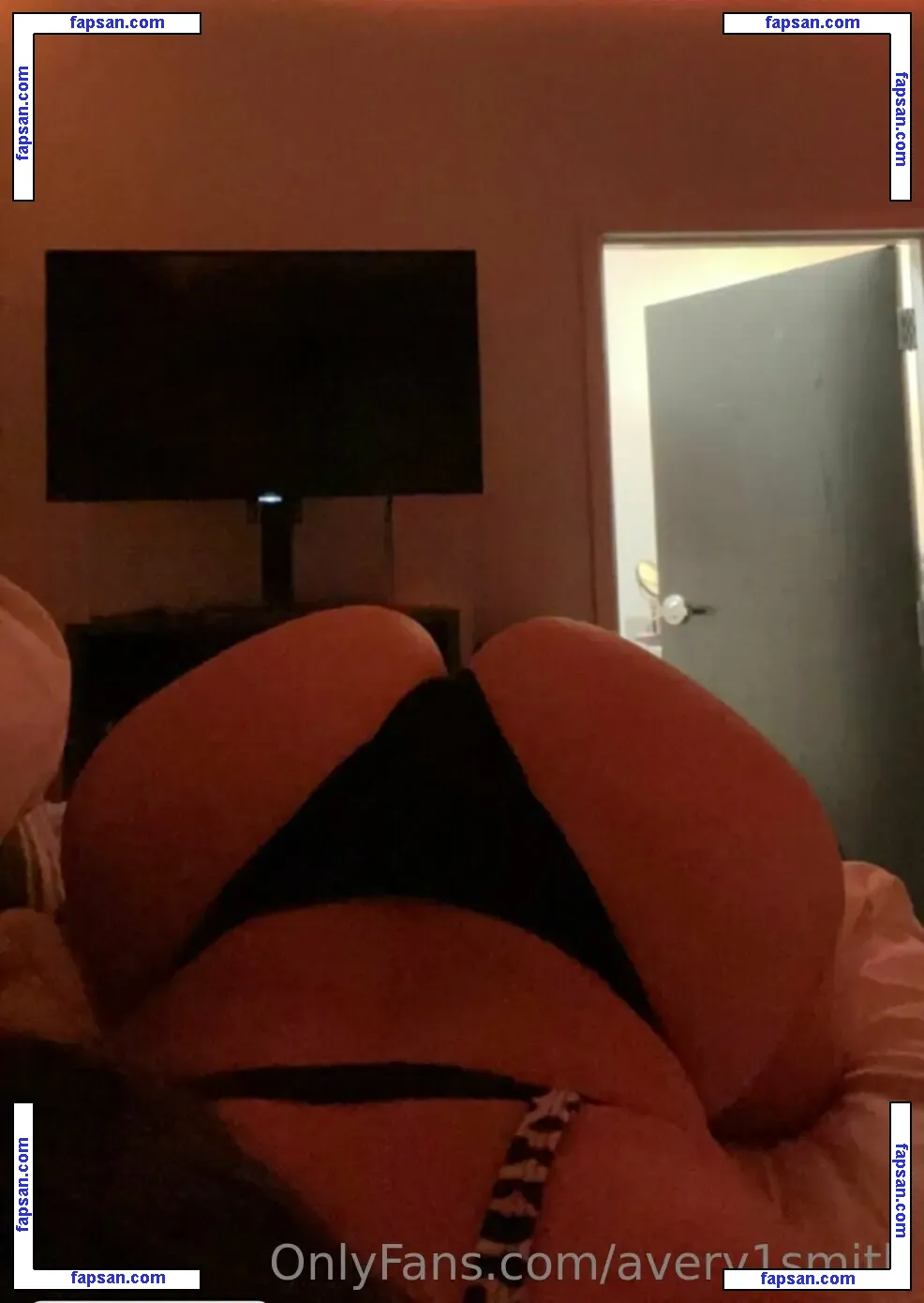 avery1smith nude photo #0007 from OnlyFans