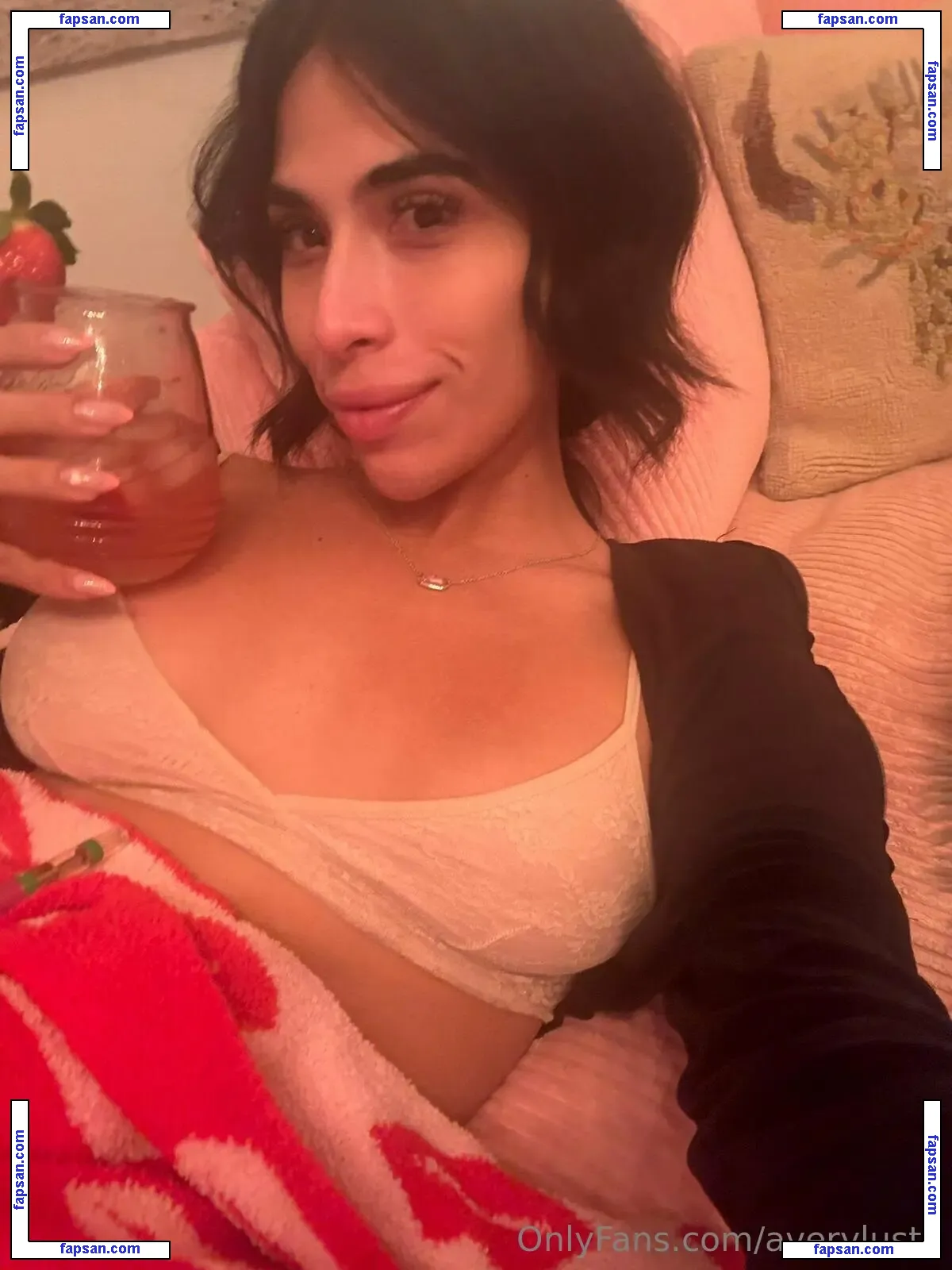 averylustx голая фото #0015 с Онлифанс