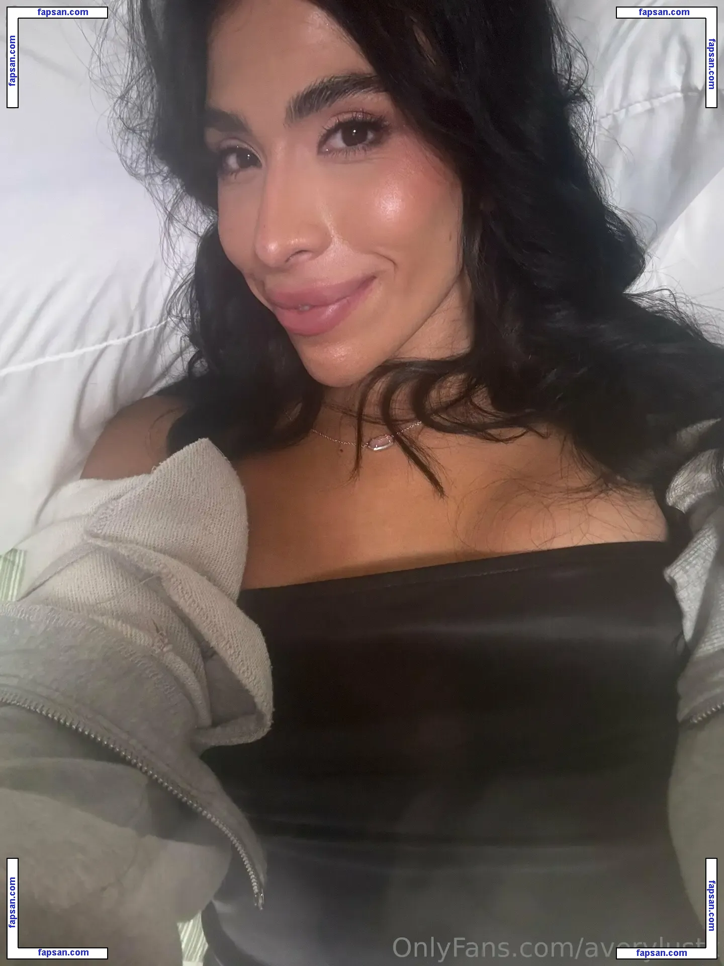 averylustx голая фото #0026 с Онлифанс